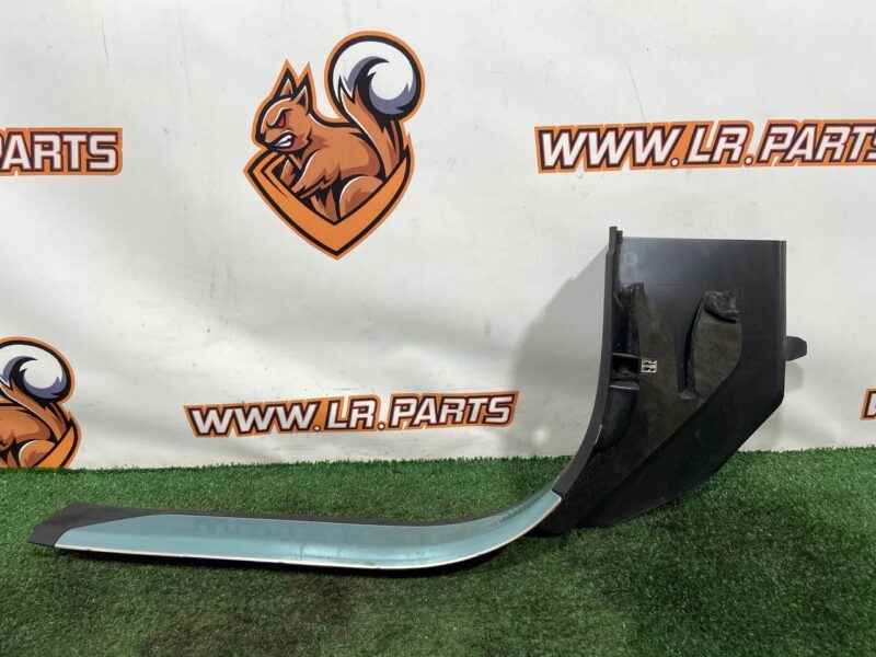 LR172915 Front right threshold overlay Range Rover Sport L461 (2023-) Used cost  € in stock 1 pcs.