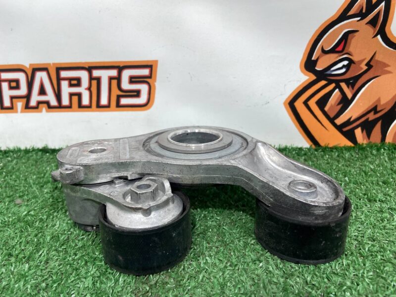 LR173137 Tensioner 3.0TD drive belt for Range Rover Sport L494 (2014-2022) Used cost 50 € in stock 1 pcs.