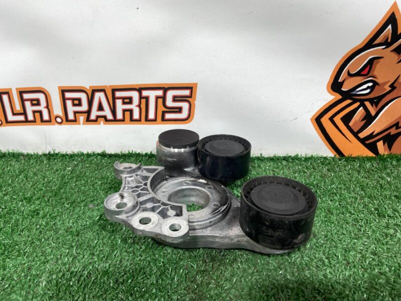 LR173137 Tensioner 3.0TD drive belt for Range Rover Sport L494 (2014-2022) Used cost 50 € in stock 1 pcs.