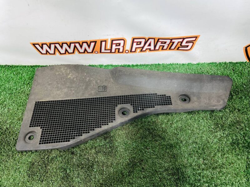 LR174700 Right hood upper panel overlay for Range Rover Sport L461 (2023-) used cost 30 € in stock 2 pcs.