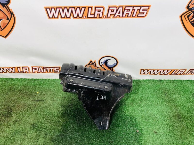 LR175538 Bracket of splash shield for floor tray Range Rover Sport L461 (2023-) Used cost 45 € in stock 2 pcs.