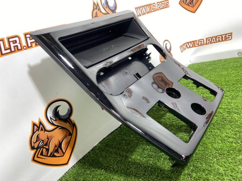 LR178900 Console panel assembly Range Rover Sport L461 (2023-) Used cost  € in stock 1 pcs.