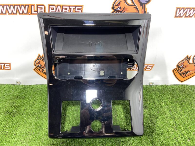 LR178900 Console panel assembly Range Rover Sport L461 (2023-) Used cost  € in stock 1 pcs.