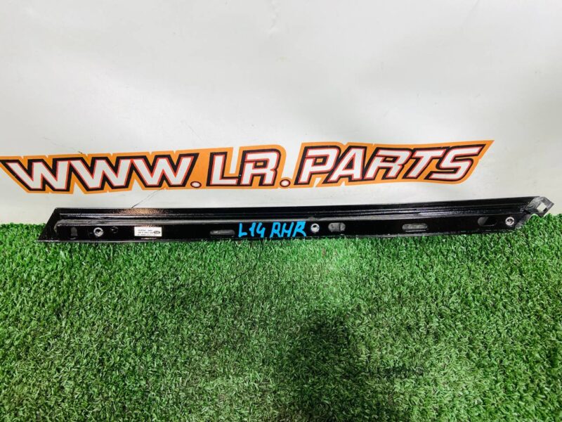 LR178954 Refurbishment of the right rear door for Range Rover Sport L461 (2023-) used cost 70 € in stock 1 pcs.