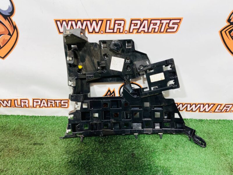LR179365 Rear bumper bracket left Range Rover Sport L461 (2023-) Used cost 40 € in stock 1 pcs.