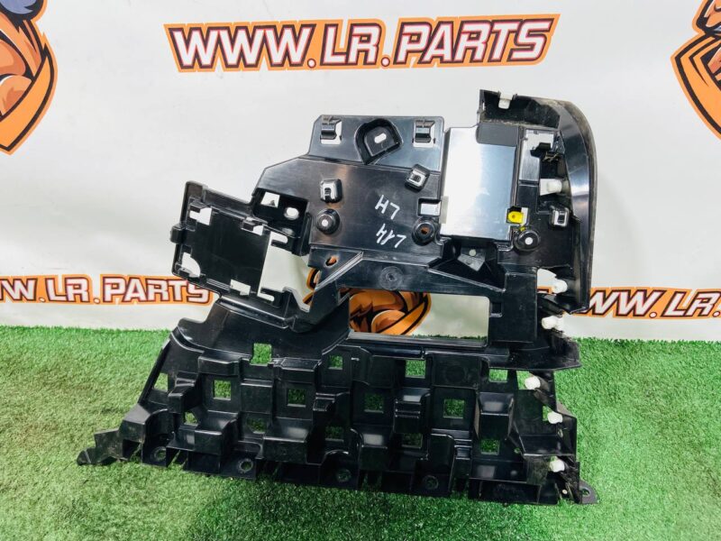 LR179365 Rear bumper bracket left Range Rover Sport L461 (2023-) Used cost 40 € in stock 1 pcs.