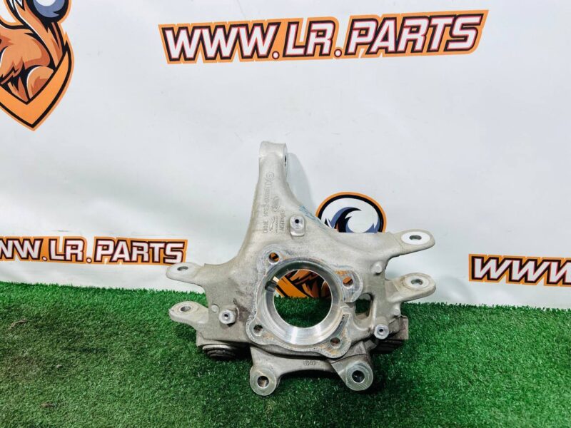 LR179386 Swivel Fist Rear Right Range Rover Sport L461 (2023-) Used cost 600 € in stock 1 pcs.