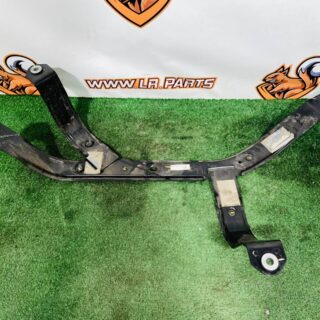 LR181220 Left fuel tank bracket Range Rover Sport L461 (2023-) Used cost  € in stock 2 pcs.