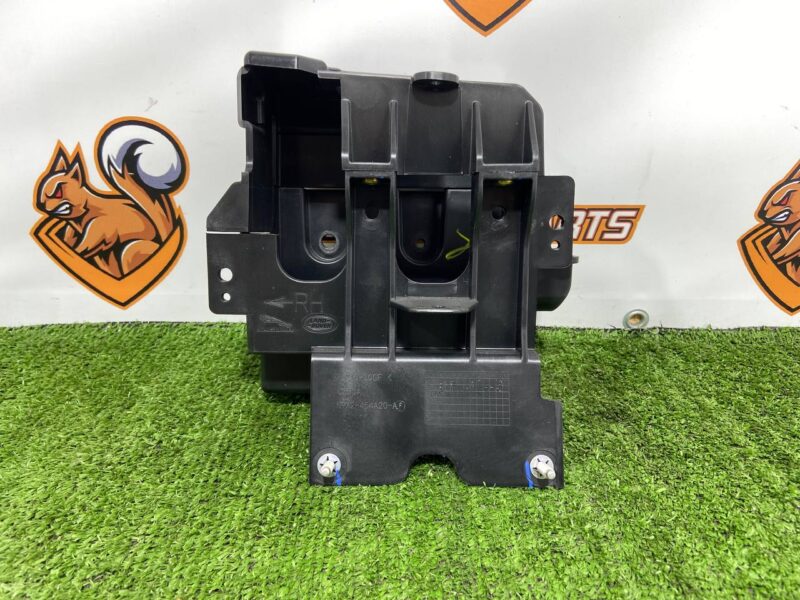 LR181263 Bracket of the spare wheel lower assembly Range Rover Sport L461 (2023-) Used cost  € in stock 1 pcs.