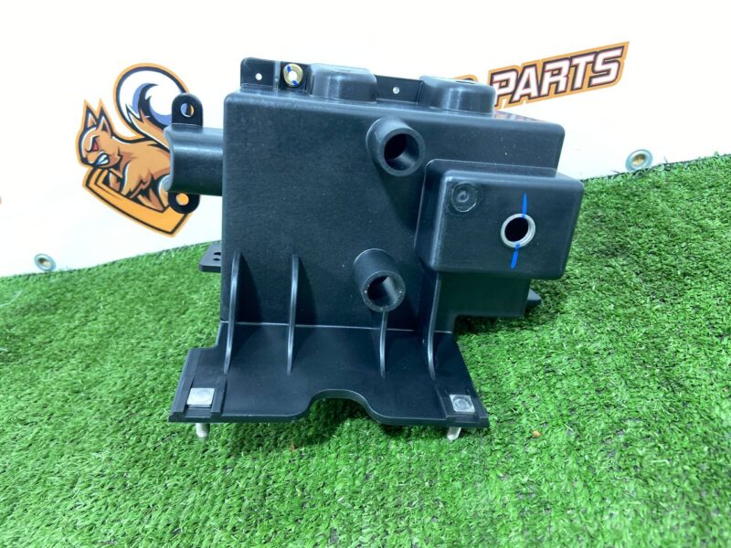 LR181263 Bracket of the spare wheel lower assembly Range Rover Sport L461 (2023-) Used cost  € in stock 1 pcs.