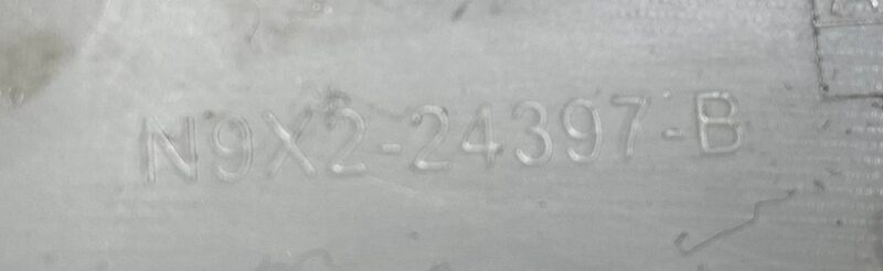 LR181460 Finishing of the central left pillar for Range Rover Sport L461 (2023-) Used cost  € in stock 1 pcs.