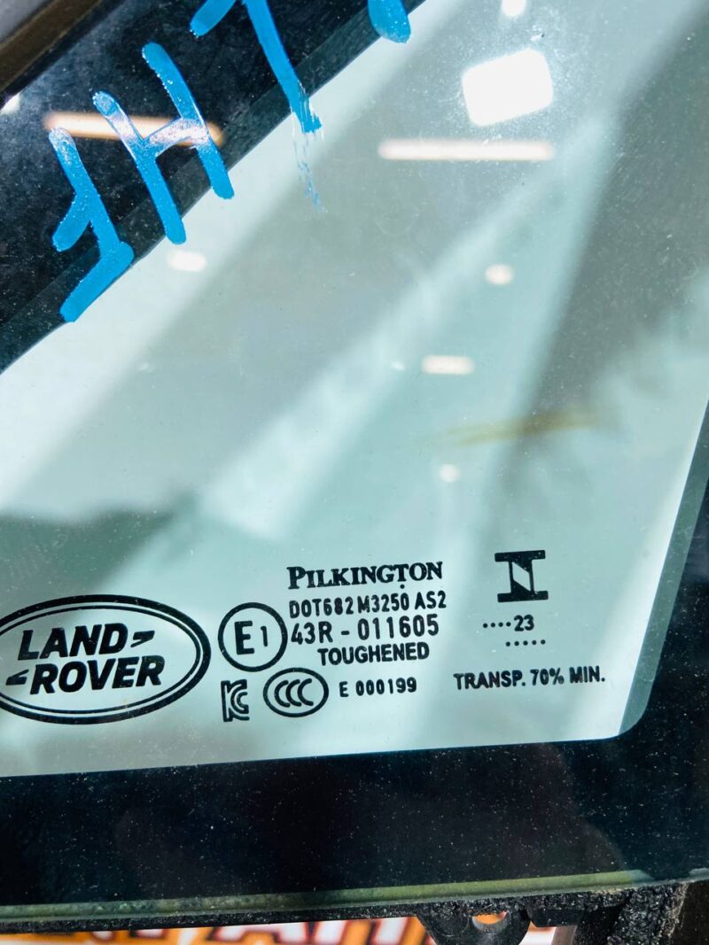 LR181996 Front door glass (triangle) left Range Rover Sport L461 (2023-) Used cost 220 € in stock 1 pcs.