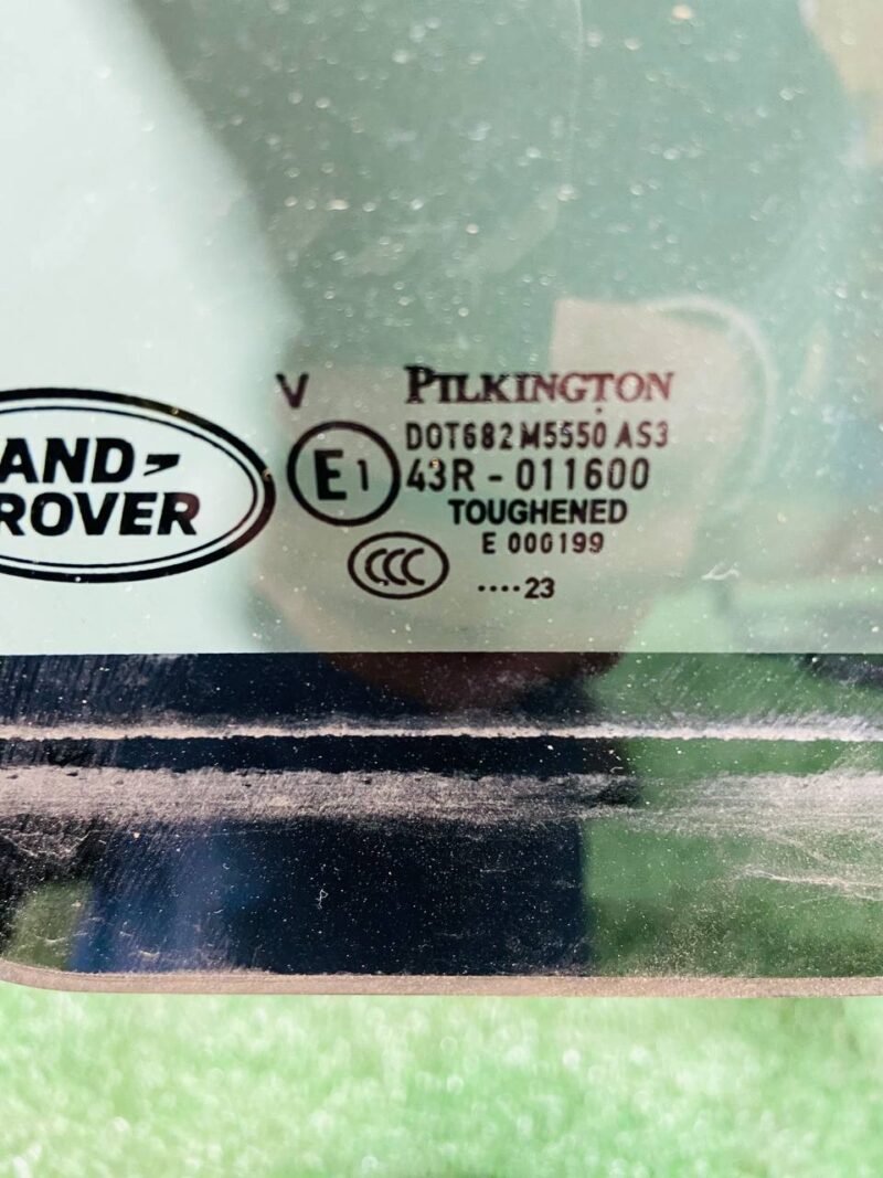 LR181999 Rear door glass (triangle) right Range Rover Sport L461 (2023-) Used cost 240 € in stock 1 pcs.