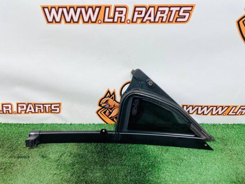 LR182003 Rear door glass (triangle) left Range Rover Sport L461 (2023-) Second hand cost 240 € in stock 1 pcs.