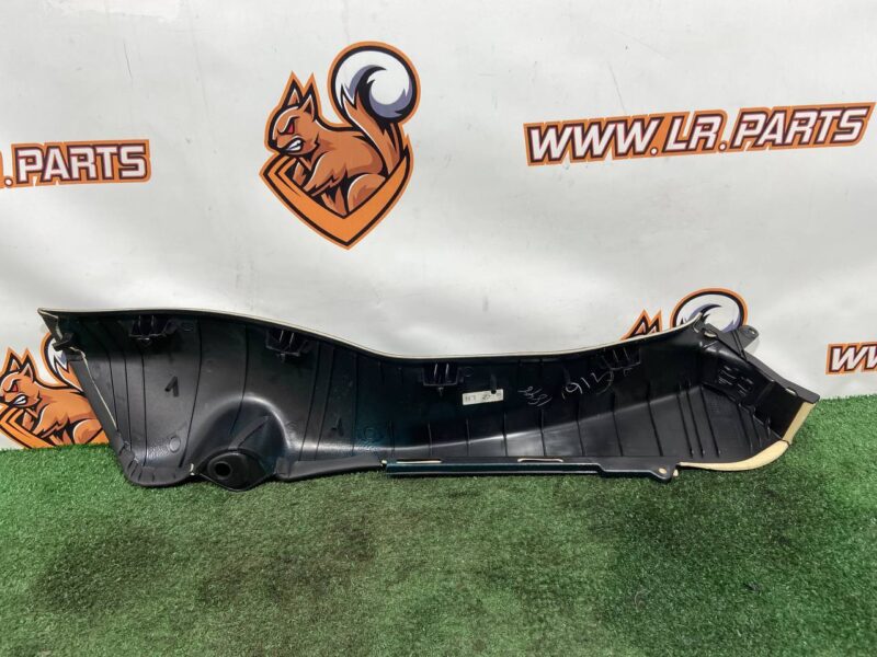 LR182919 Refurbishment of the left pillar inner panel Range Rover Sport L461 (2023-) Used cost  € in stock 1 pcs.