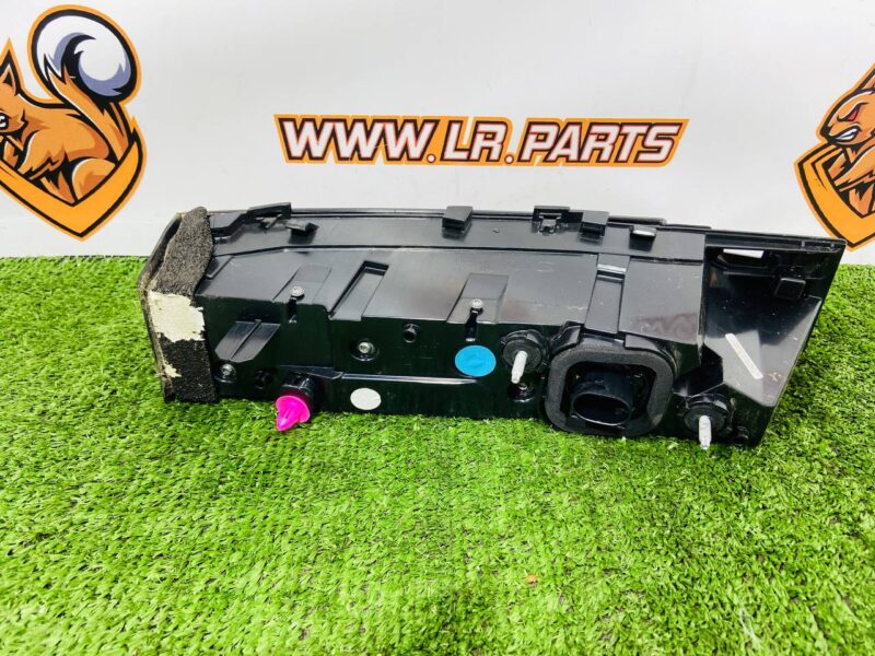 LR183058 Left rear tail light in the trunk lid for Range Rover Sport L461 (2023-) Used cost 300 € in stock 1 pcs.