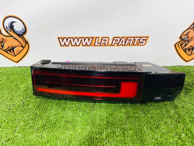 LR183058 Left rear tail light in the trunk lid for Range Rover Sport L461 (2023-) Used cost 300 € in stock 1 pcs.