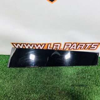 LR183123 Refinishing of the right rear door vertical Range Rover Sport L461 (2023-) Used cost 94 € in stock 1 pcs.