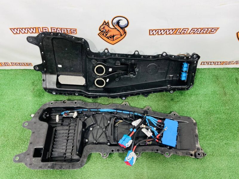 T2H39738KIT Electric distribution box with Jaguar F-Pace X761 (2017-) used case cost  € in stock 1 pcs.