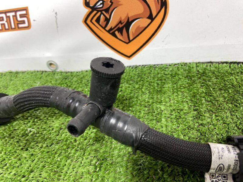104123476 Left 3.0 Range Rover Sport L461 (2023-) Used Radiator Hose"" cost  € in stock 2 pcs.