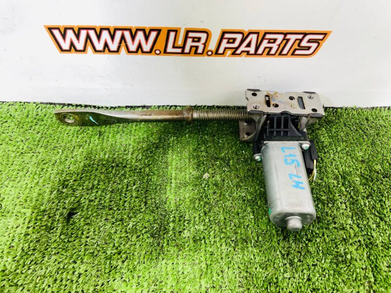 984686105 Front left seat adjustment motor for Range Rover L405 (2013-2021) Used cost  € in stock 1 pcs.