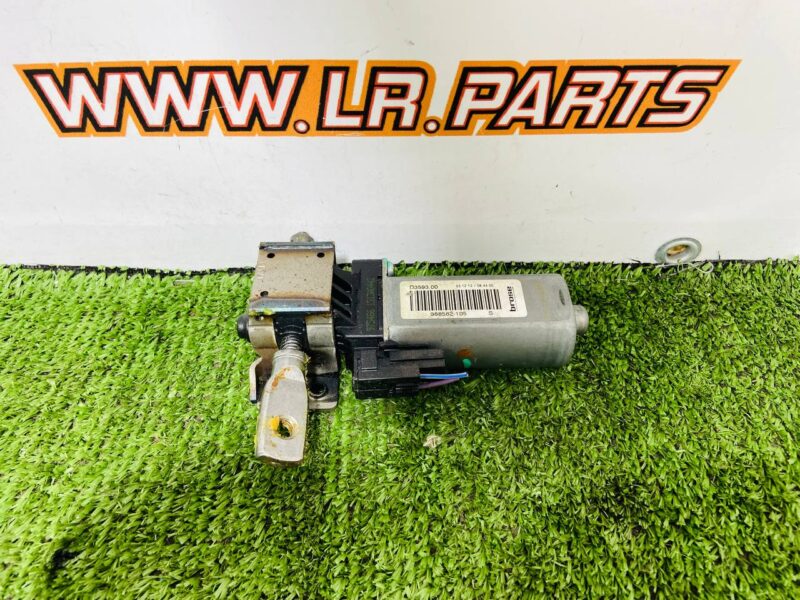 988582105 Front Left Seat Adjustment Motor for Range Rover L405 (2013-2021) Used cost  € in stock 1 pcs.
