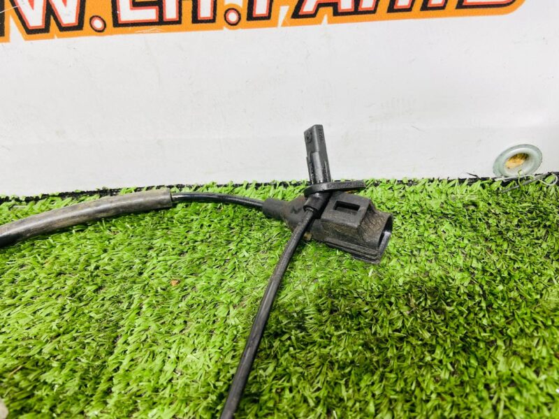 C2P15770 ABS Rear Sensor Jaguar F-Type X152 (2014-) Used cost  € in stock 1 pcs.