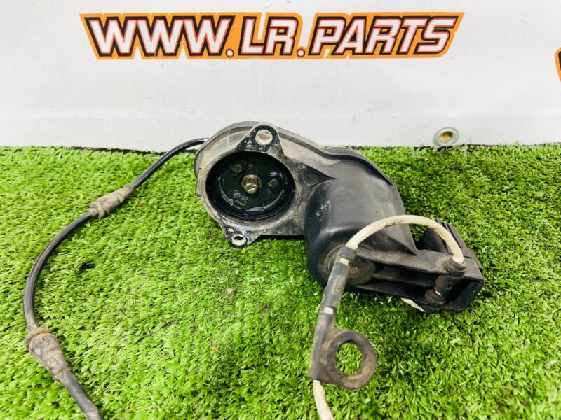 HPLA2K327DF Rear right parking brake actuator Range Rover L405 (2013-2021) Used cost  € in stock 1 pcs.