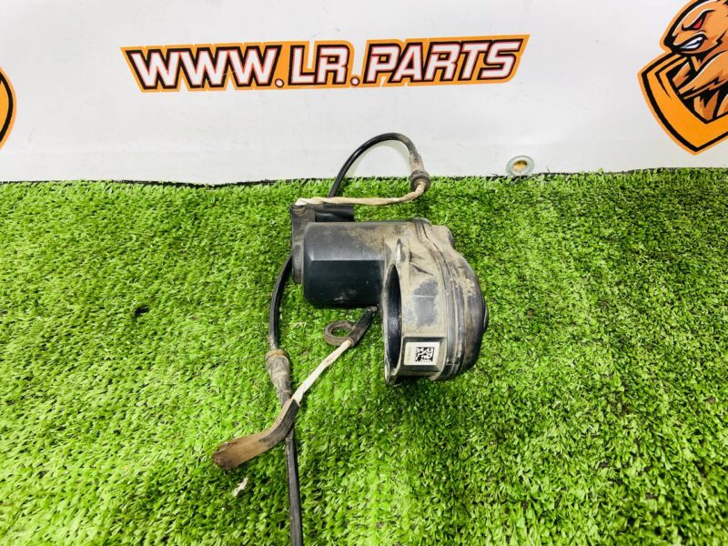 HPLA2K327DF Rear right parking brake actuator Range Rover L405 (2013-2021) Used cost  € in stock 1 pcs.