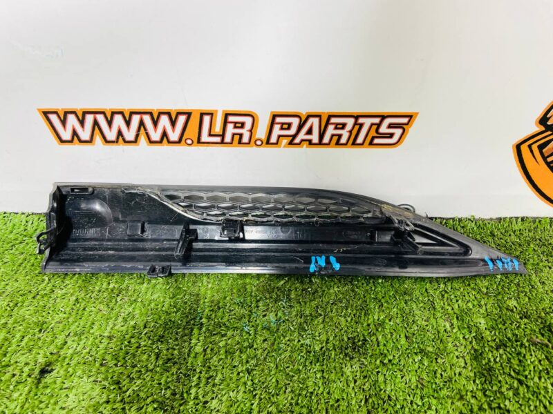 LR027315 Front right wing molding Range Rover Evoque L538 (2012-2018) Used cost 70 € in stock 1 pcs.
