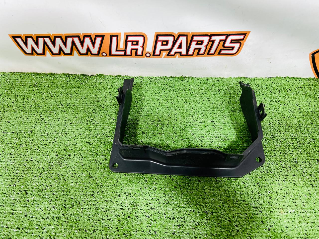 LR027975 Battery shelf bracket Land Rover Discovery Sport L550 (2015-) Used - Image 13