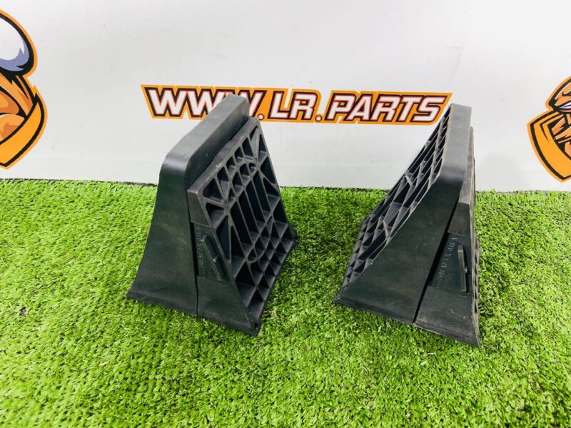 LR034905 Anti-recoil stop Range Rover L405 (2013-2021) Used cost 18 € in stock 2 pcs.