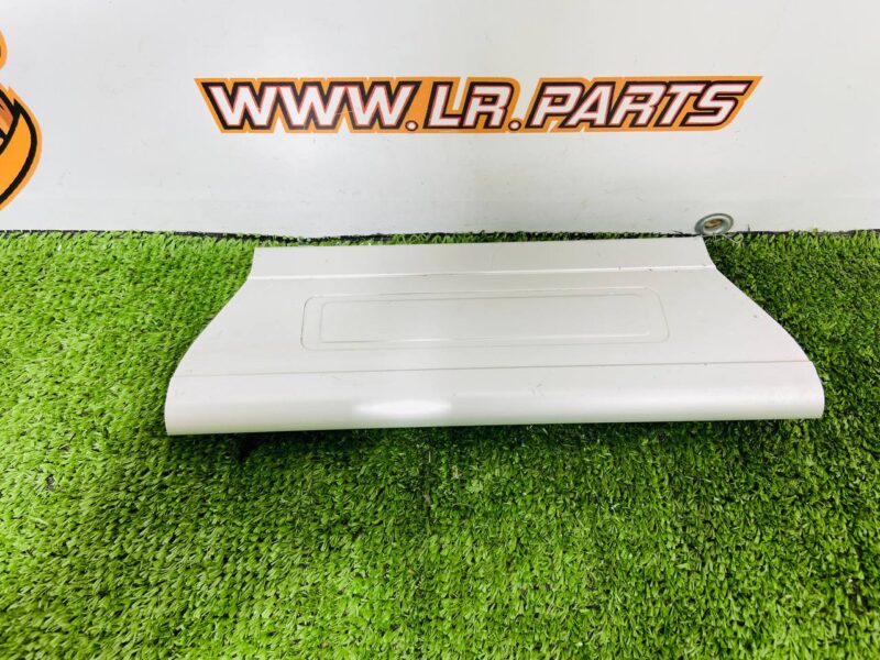 LR035838 Right rear door sill trim Range Rover L405 (2013-2021) Used cost 22 € in stock 3 pcs.
