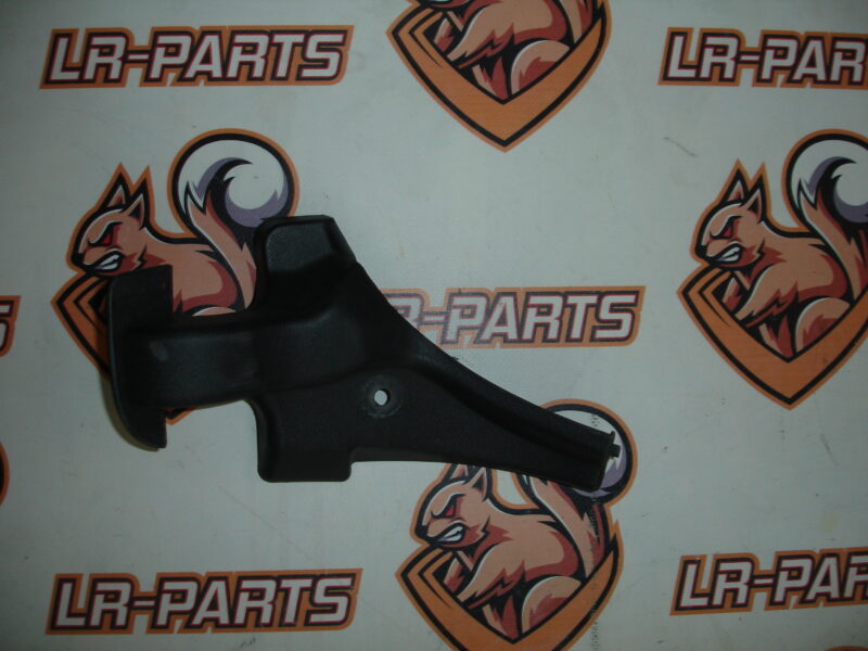LR036764 Right rear lid hinge cover Range Rover L405 (2013-2021) used cost 10 € in stock 1 pcs.