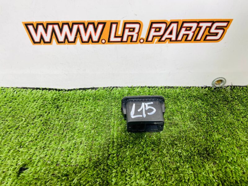 LR040339 Button for opening the lower tailgate of Range Rover L405 (2013-2021) Used"" cost 20 € in stock 1 pcs.