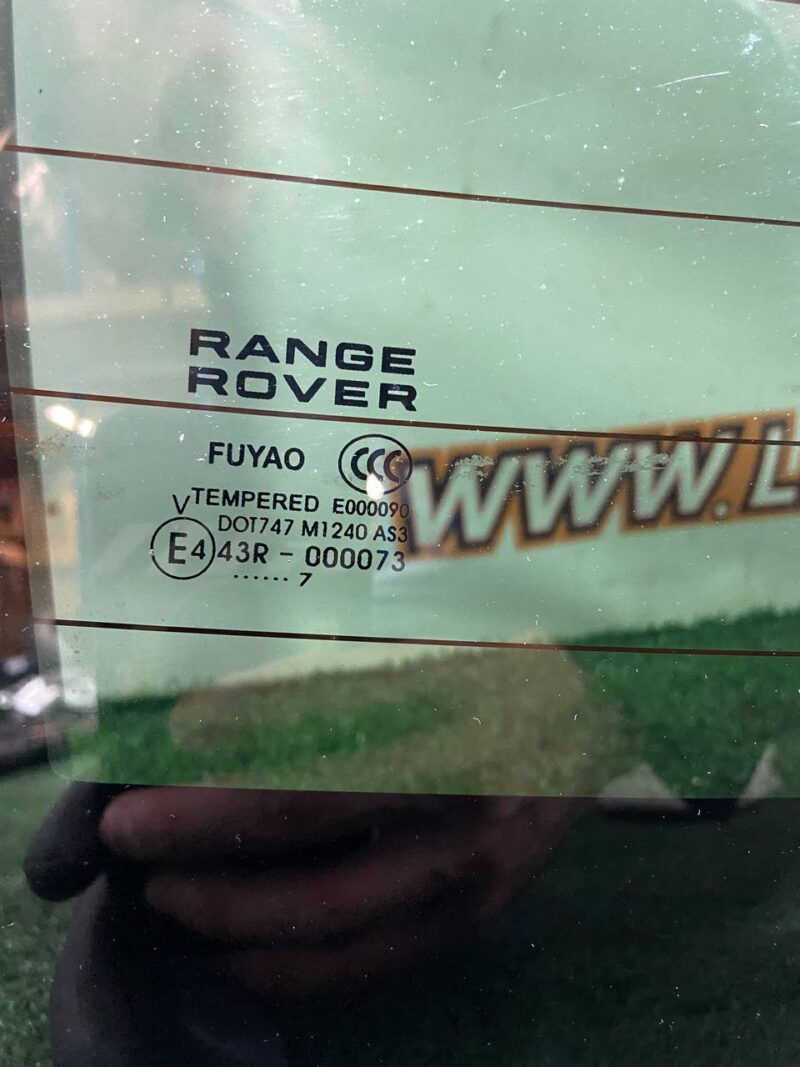 LR044114 Trunk lid glass Range Rover Sport L494 (2014-2022) used cost 270 € in stock 1 pcs.