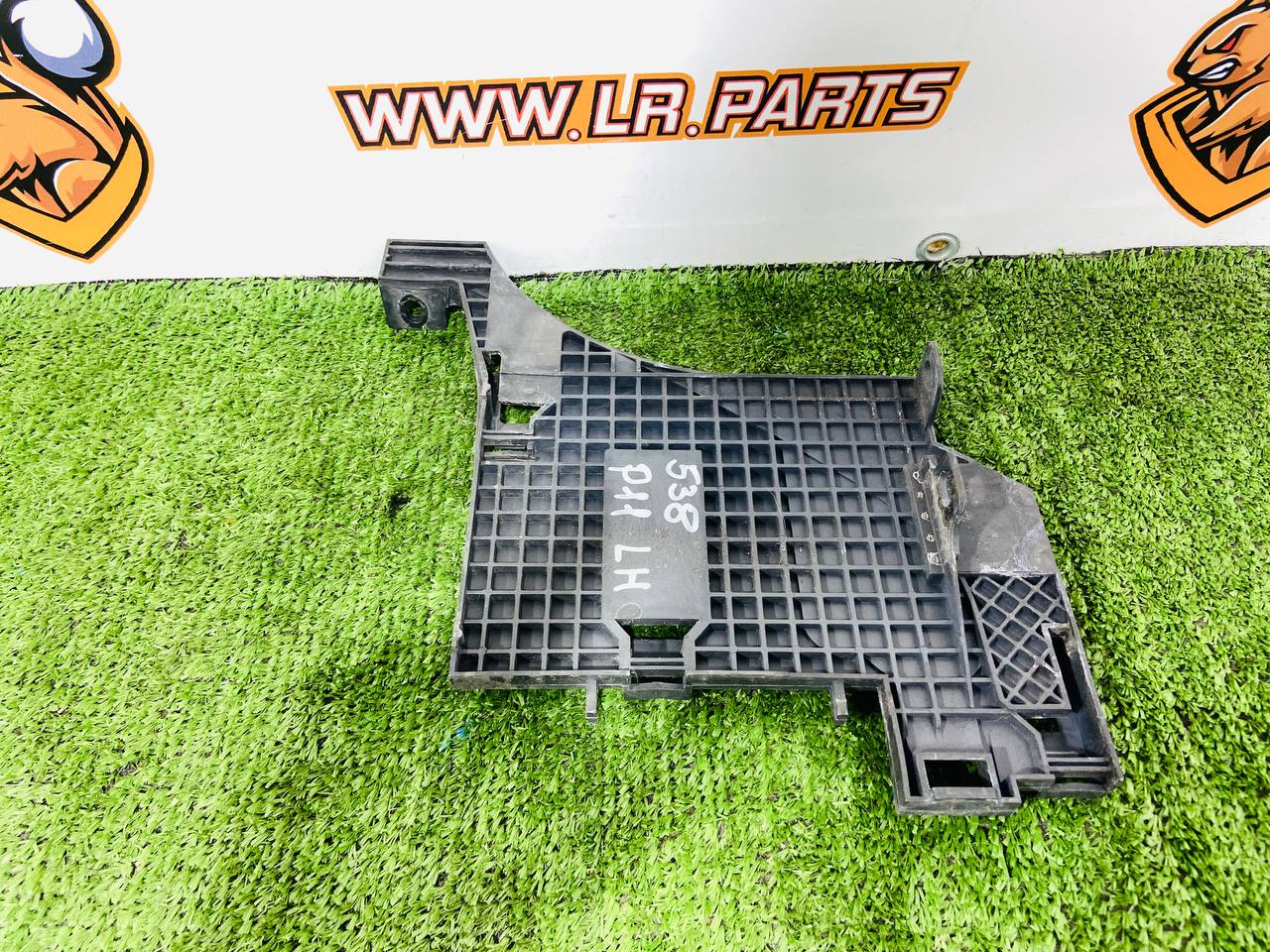 LR044484 Left headlight bracket Kronstein for Range Rover Evoque L538 (2012-2018) Used cost 35 € in stock 1 pcs.