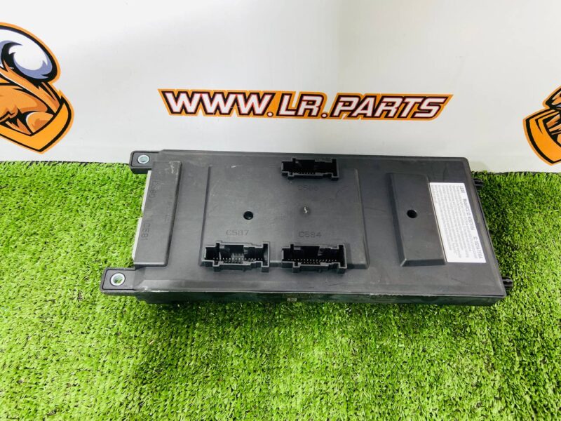 LR045951 Fuse Box Range Rover L405 (2013-2021) Used cost 200 € in stock 1 pcs.