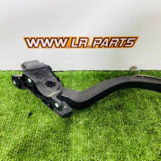 LR046110 Gas pedal electric Range Rover L405 (2013-2021) Used cost  € in stock 1 pcs.