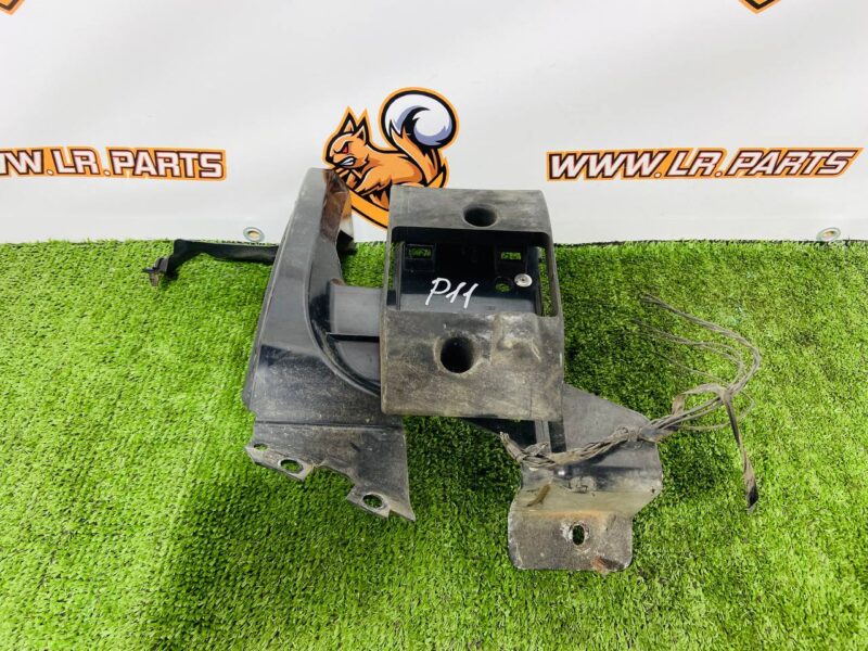 LR048697 Rear left bumper mounting bracket Range Rover Evoque L538 (2012-2018) Used cost 10 € in stock 1 pcs.