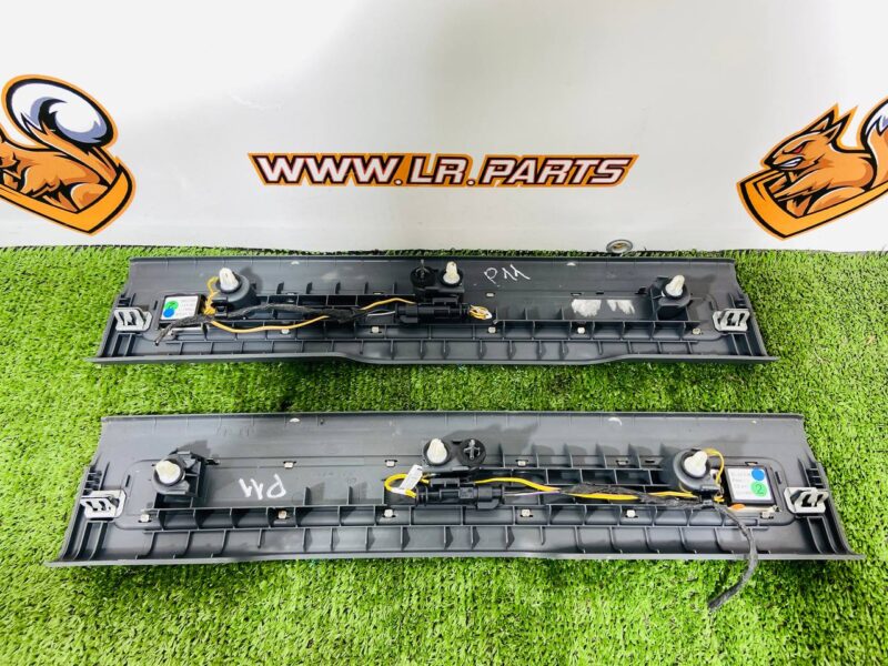LR066900KIT Front door sill cover set Range Rover Evoque L538 (2012-2018) Used cost  € in stock 1 pcs.