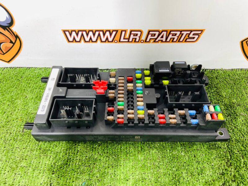 LR070837 Fuse box Range Rover Evoque L538 (2012-2018) Used cost  € in stock 1 pcs.