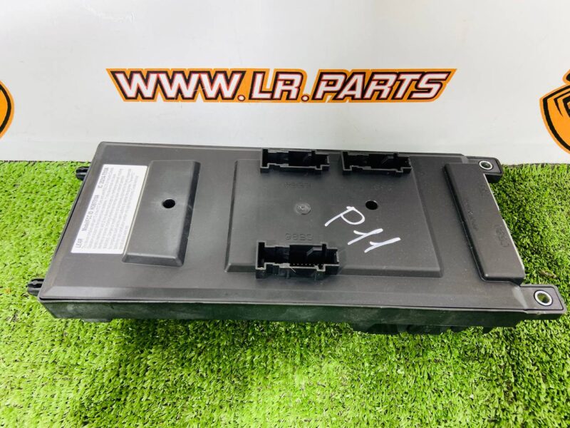 LR070837 Fuse box Range Rover Evoque L538 (2012-2018) Used cost  € in stock 1 pcs.