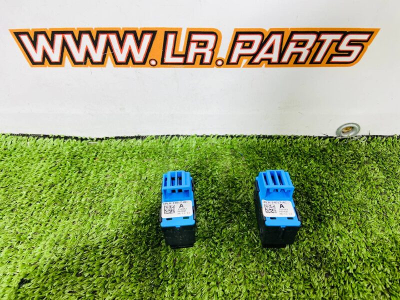 LR071264 Lock button for the right door central lock of Range Rover L405 (2013-2021) Used cost 15 € in stock 2 pcs.