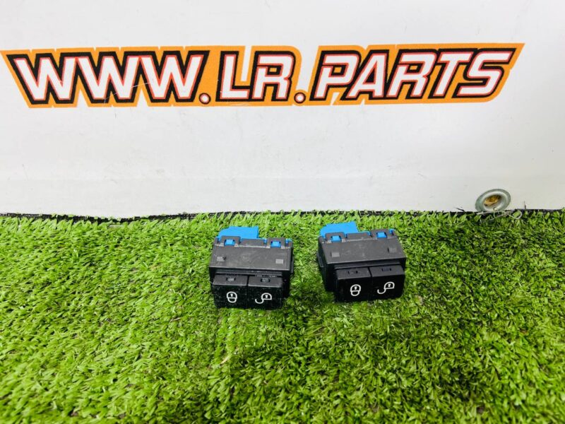 LR071265 Locking button for the central lock of the left door of Range Rover L405 (2013-2021) Used cost 18 € in stock 2 pcs.
