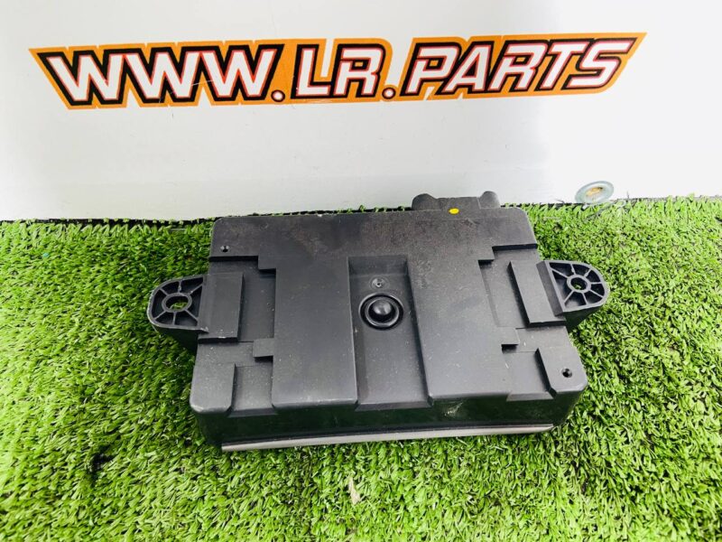 LR071386 Central locking control unit RANGE ROVER SPORT L320 2005-2012 Used cost 95 € in stock 1 pcs.