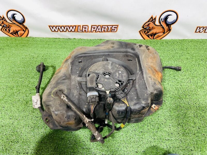 LR071754 Fuel tank plastic Range Rover Evoque L538 (2012-2018) Used cost 280 € in stock 1 pcs.