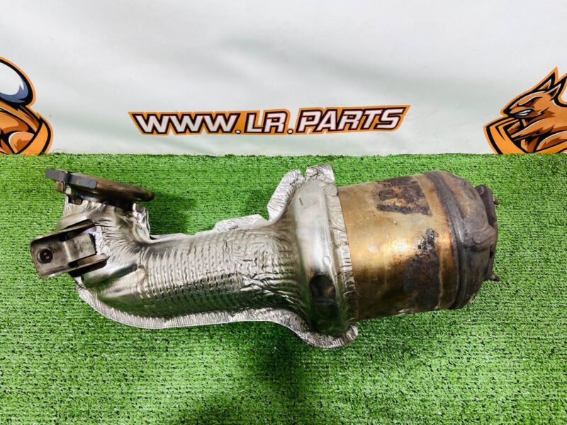 LR072208 Catalyst exhaust pipe Land Rover Discovery Sport L550 (2015-) Used cost 500 € in stock 1 pcs.