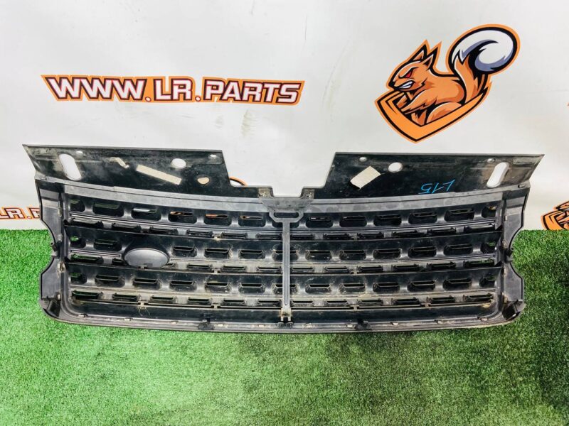 LR077427 Radiator Grille Range Rover L405 (2013-2021) Used cost 160 € in stock 1 pcs.