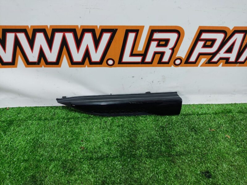 LR078363 Front fender molding left Range Rover Evoque L538 (2012-2018) Used cost 70 € in stock 1 pcs.